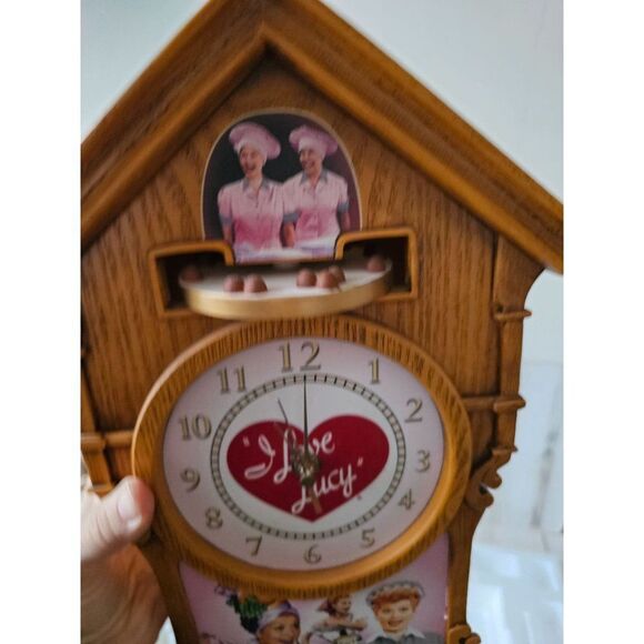 Bradford exchange I Love Lucy cuckoo clock Lucille Ball - Picture 7 of 14